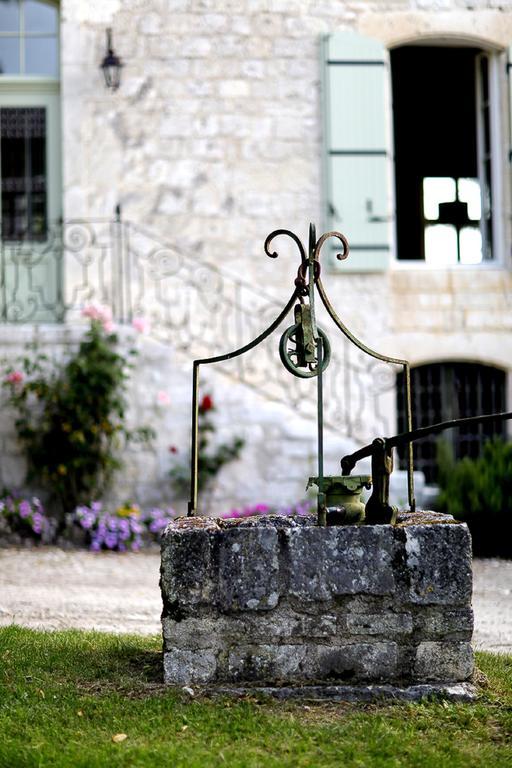 Domaine De Lamassas Bed and Breakfast Hautefage-la-Tour Exterior foto