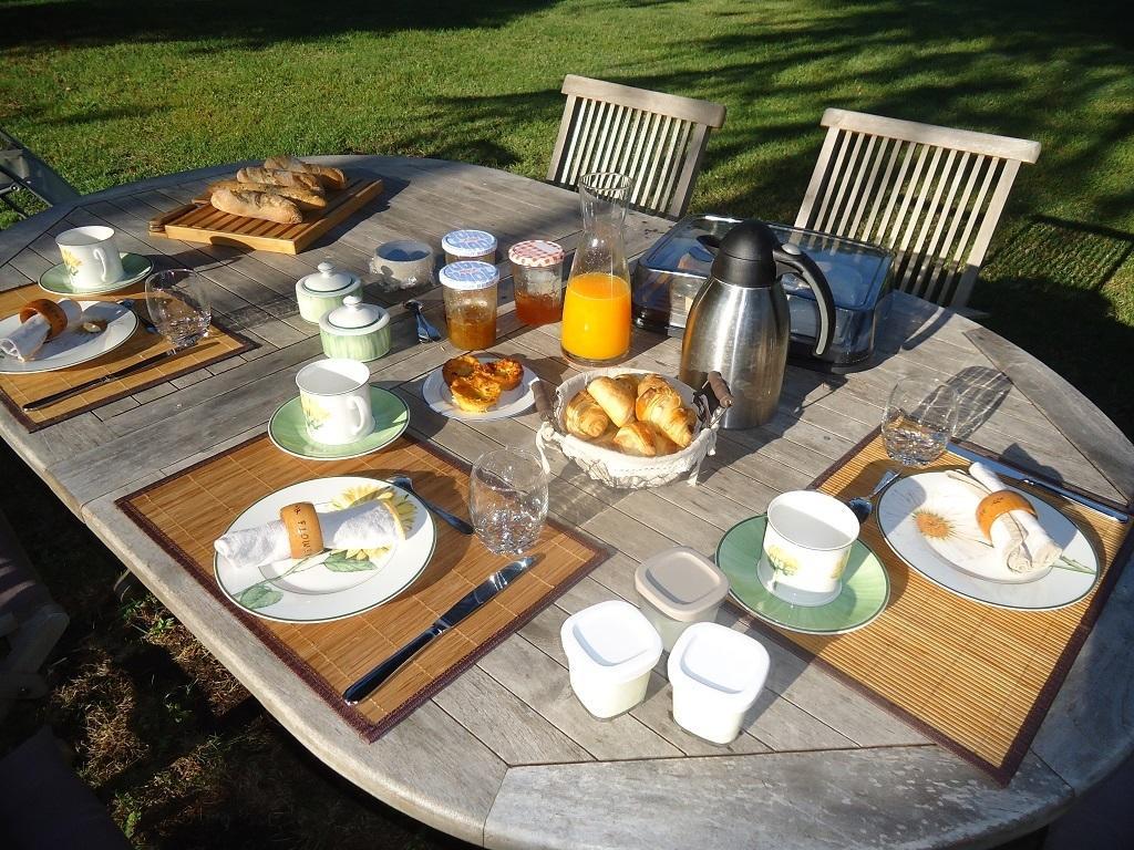 Domaine De Lamassas Bed and Breakfast Hautefage-la-Tour Exterior foto