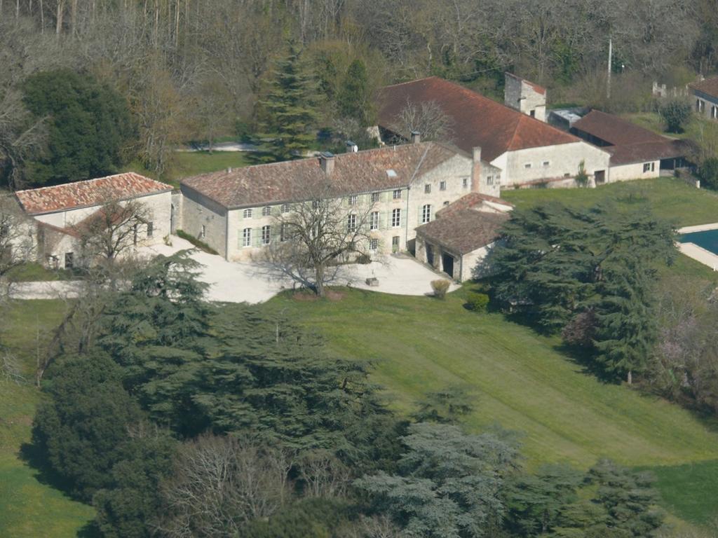 Domaine De Lamassas Bed and Breakfast Hautefage-la-Tour Exterior foto